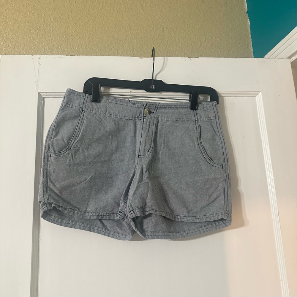 Columbia shorts size 8